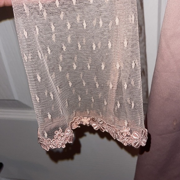 Flora Nikrooz Robe - Picture 7 of 8